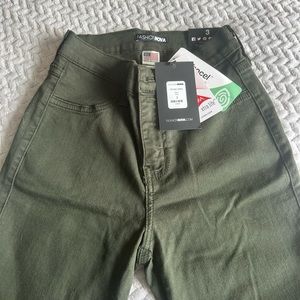 Fashion Nova Canopy Jeans Olive Size 3